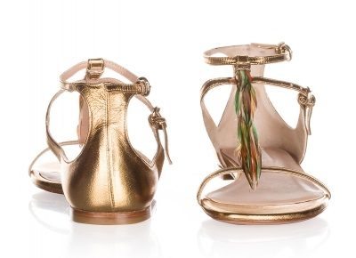 Gold metallic sandal by Pura López.